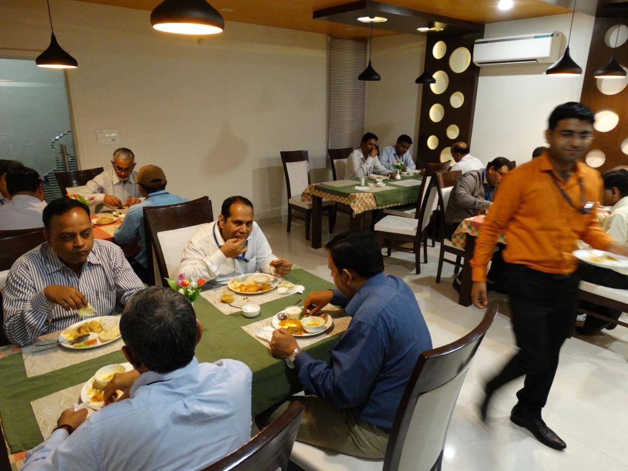 호텔 로얄 인 Chittorgarh 외부 사진